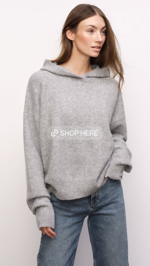 Lorena Rae Posts Fresh Instagram Photos, December 2025 4