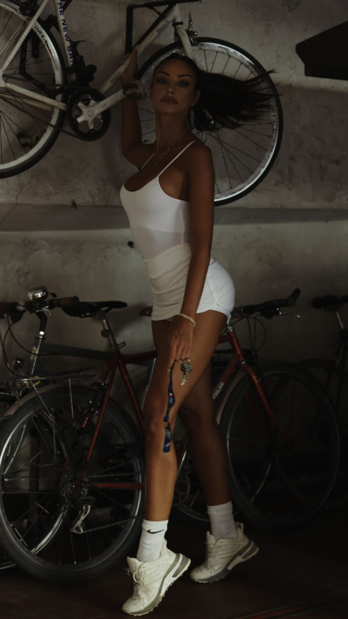 Madalina Ghenea Shares Instagram Style Update, December 2025 8