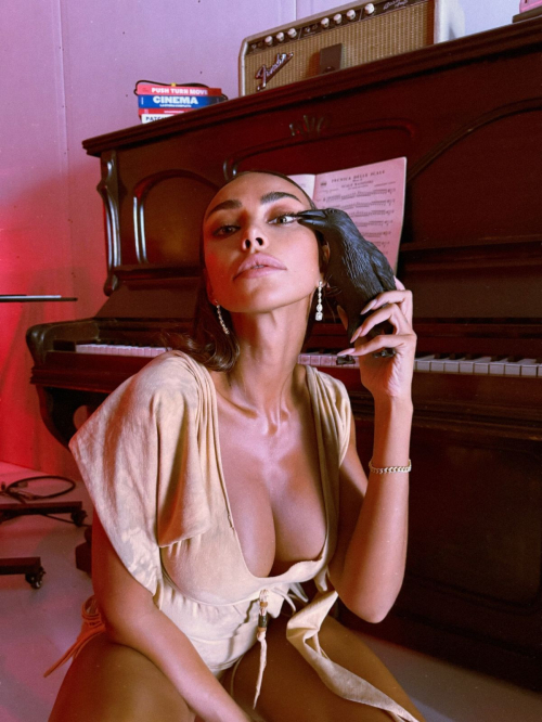 Madalina Ghenea Stuns in Latest Instagram Pictures, December 2025 11