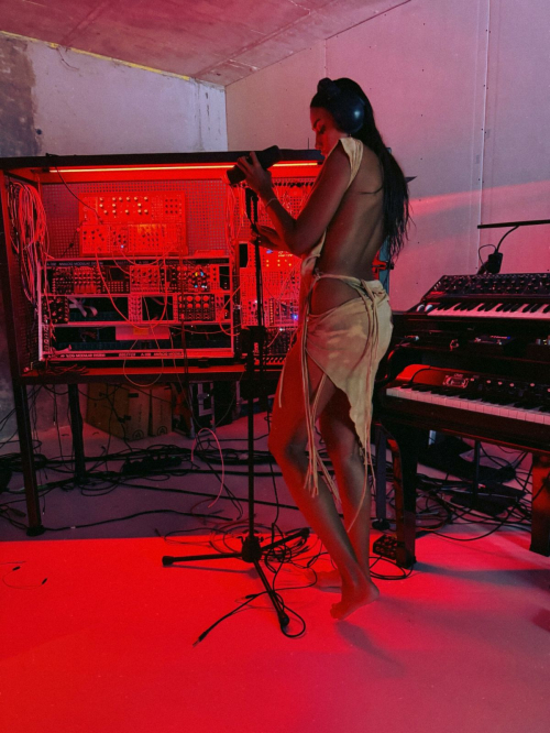 Madalina Ghenea Stuns in Latest Instagram Pictures, December 2025 1