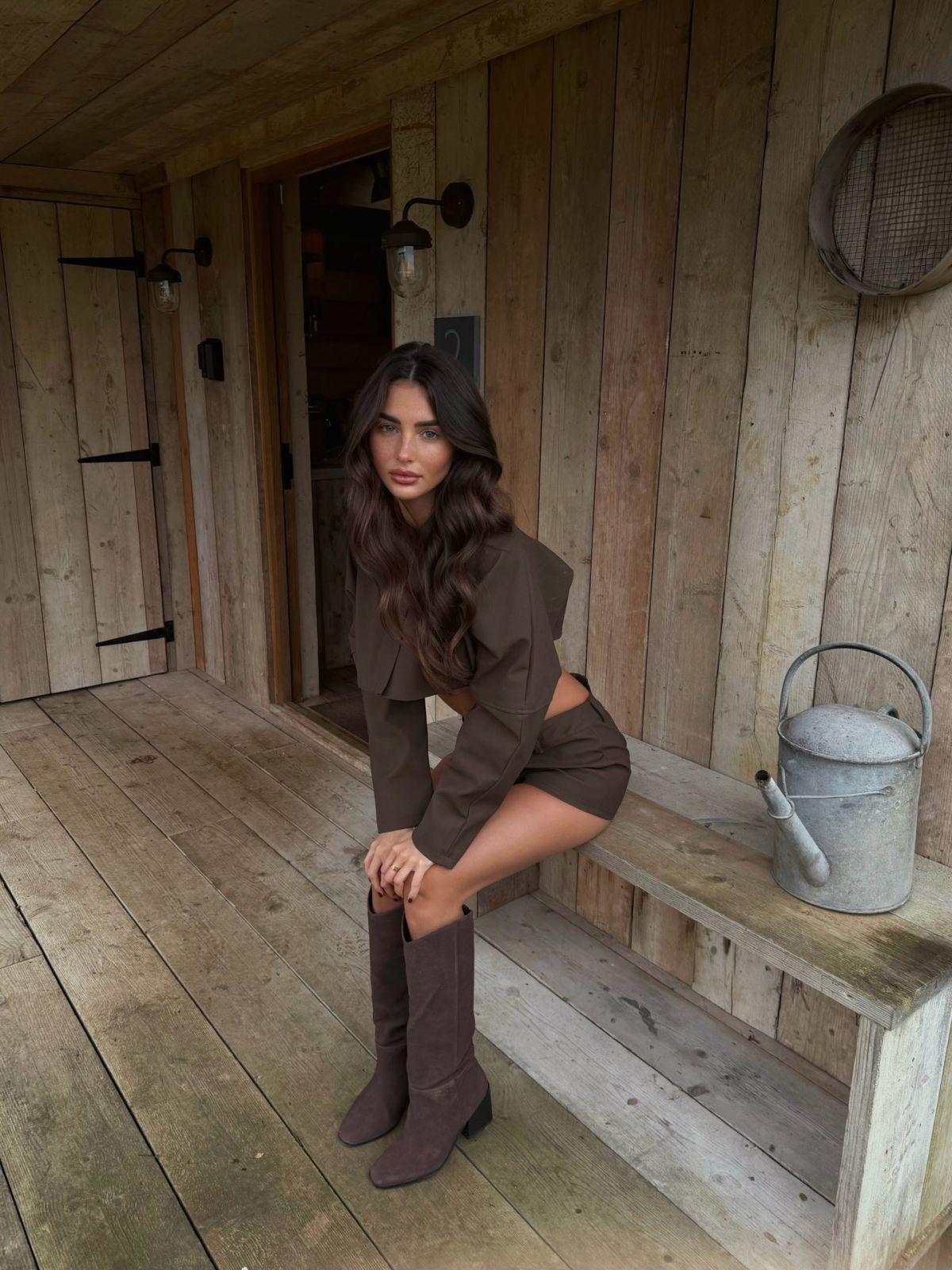 Maddy Cheary Shares New Instagram Photos, December 2025 14