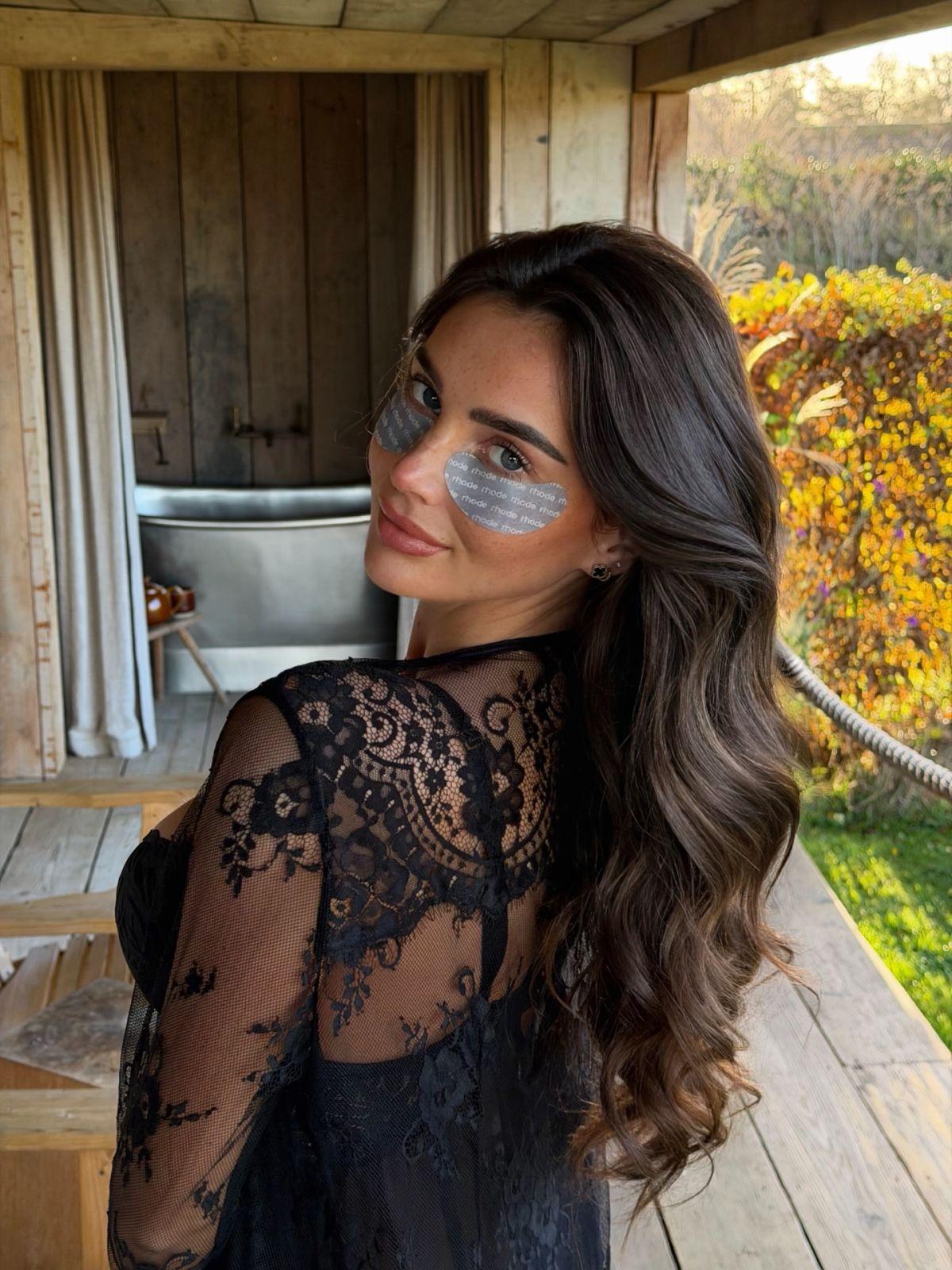 Maddy Cheary Shares New Instagram Photos, December 2025 21