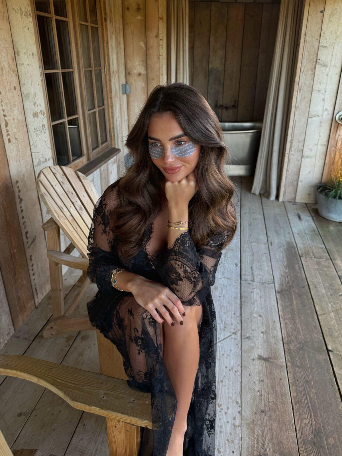 Maddy Cheary Shares New Instagram Photos, December 2025 24