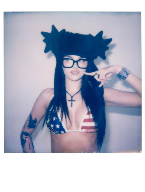 Maggie Lindemann Posts Instagram Fashion Update, December 2025 4