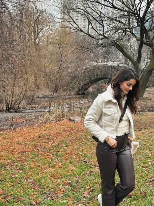 Mahlagha Jaberi Latest Instagram Photos, December 2025 19