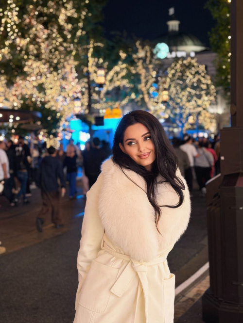 Mahlagha Jaberi Latest Instagram Photos, December 2025 3