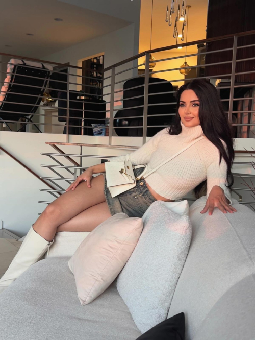 Mahlagha Jaberi Latest Instagram Photos, December 2025 6