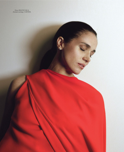 Meghan Markle in Harper’s Bazaar Editorial, December 2025/January 2026 4