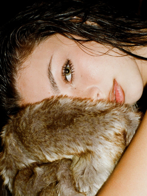 Mishka Silva Poses at New Photoshoot, December 2025 1