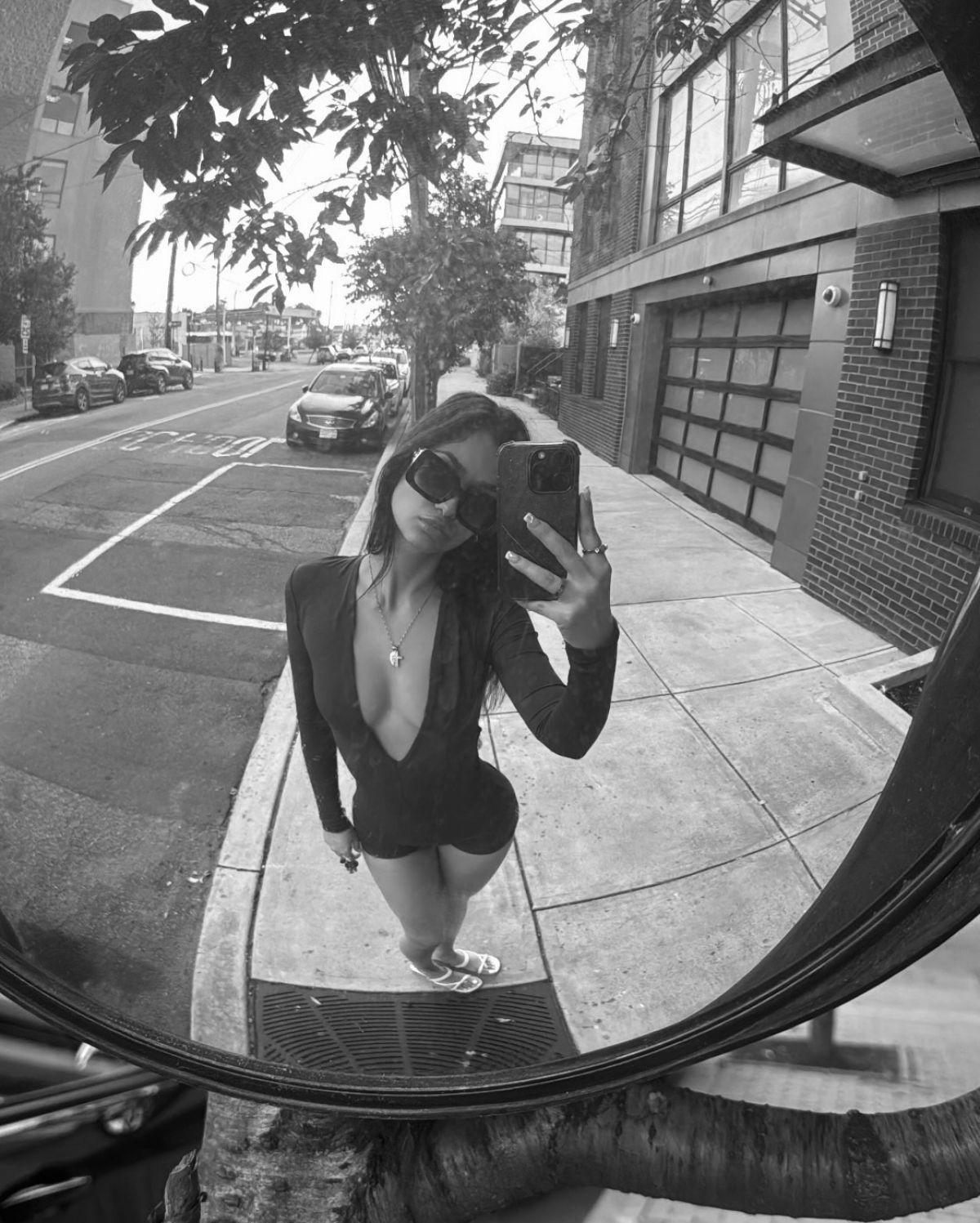 Naaz Torbati Instagram Photos, December 2025 4