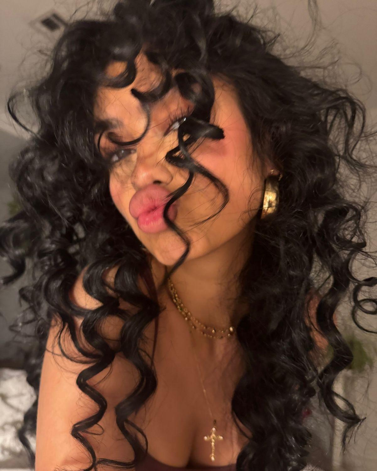 Naaz Torbati Instagram Photos, December 2025 5