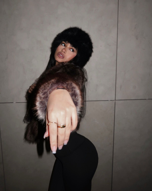 Naaz Torbati Shares Instagram Photos and Videos, December 2025 4