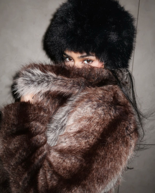 Naaz Torbati Shares Instagram Photos and Videos, December 2025 7