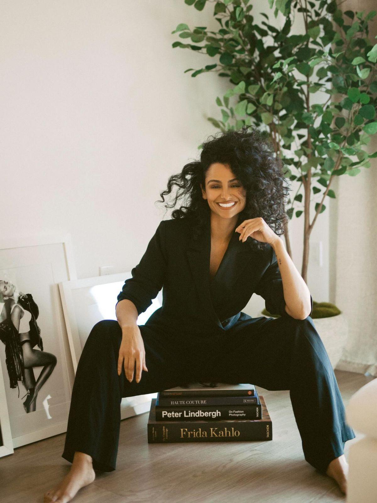 Nazanin Mandi Instagram Photos, December 2025 5