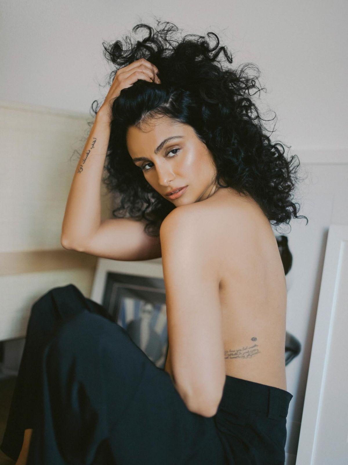 Nazanin Mandi Instagram Photos, December 2025 8