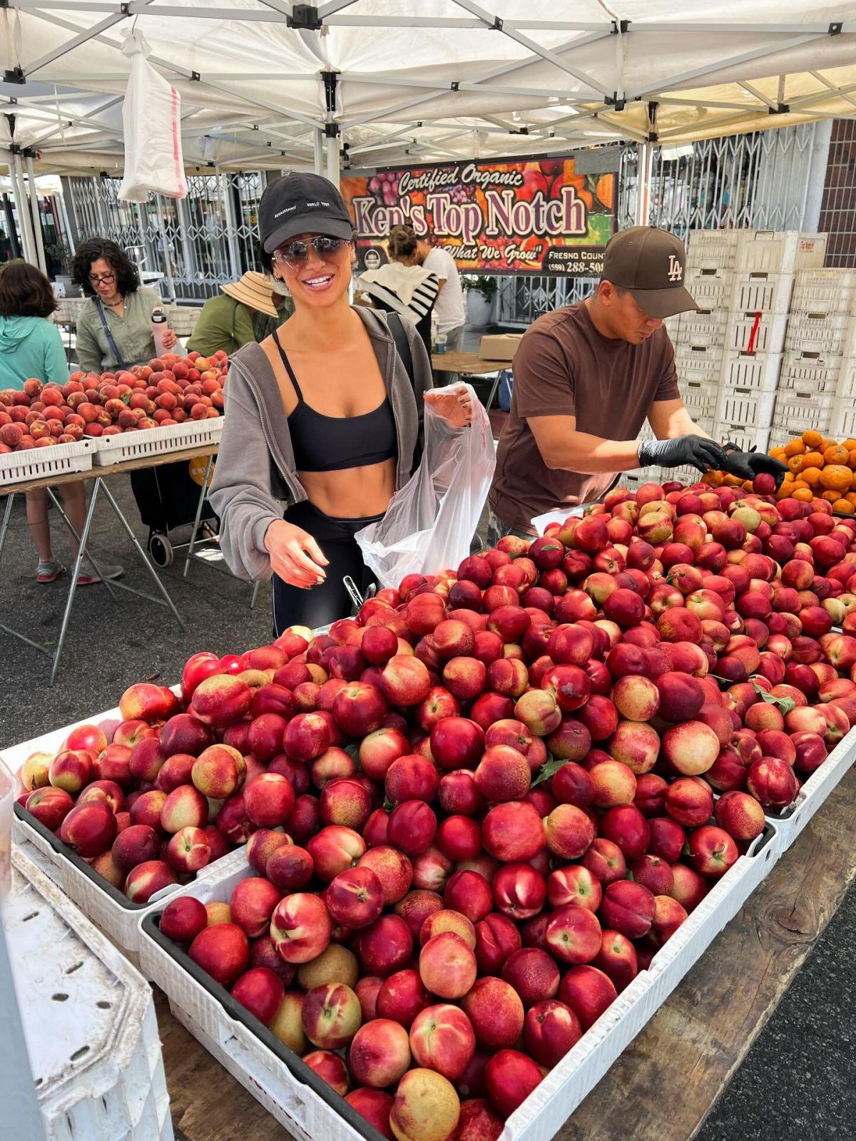 Nazanin Mandi Posts New Instagram Photos, December 2025 2