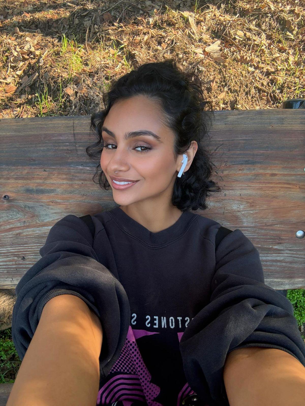 Nazanin Mandi Posts New Instagram Photos, December 2025 3