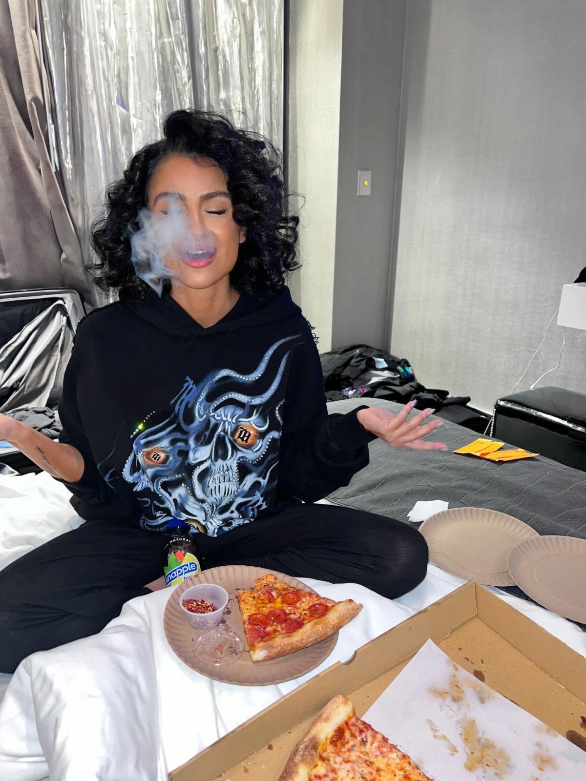 Nazanin Mandi Posts New Instagram Photos, December 2025 5