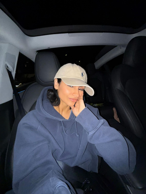 Nazanin Mandi Shares Instagram Fashion Update, December 2025 4