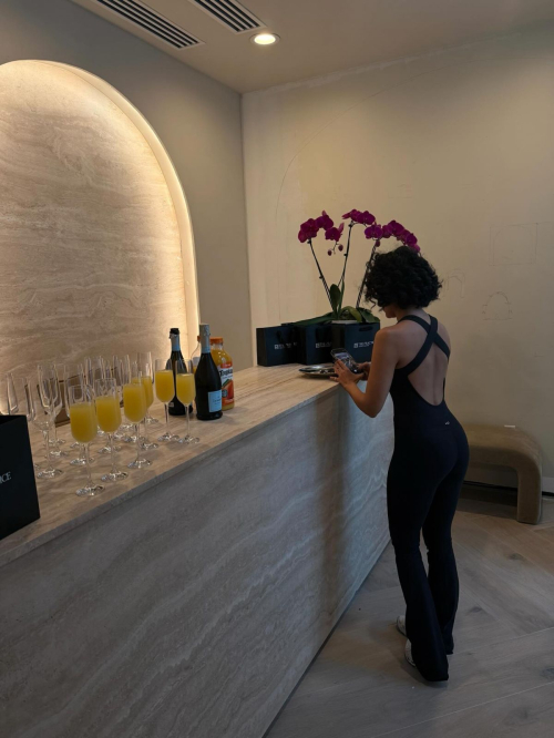 Nazanin Mandi Shares Instagram Photo Update, November 2025 1