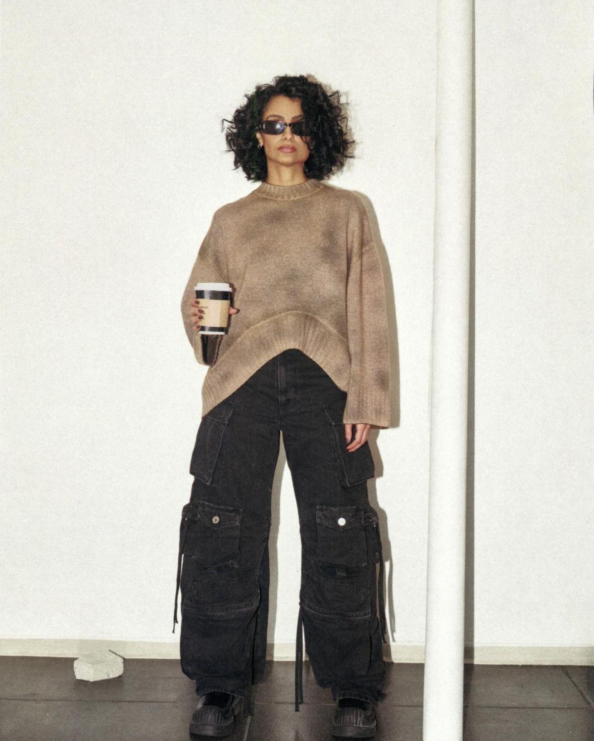 Nazanin Mandi Shares Latest Instagram Photos, December 2025 5