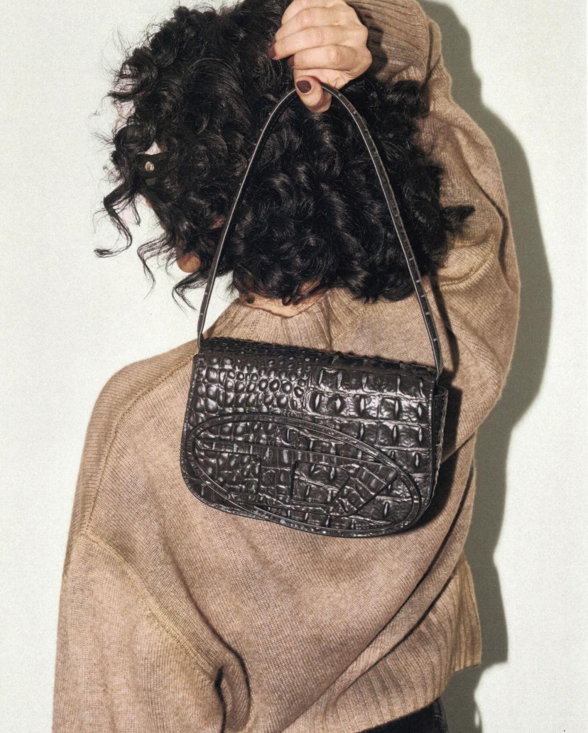 Nazanin Mandi Shares Latest Instagram Photos, December 2025 7