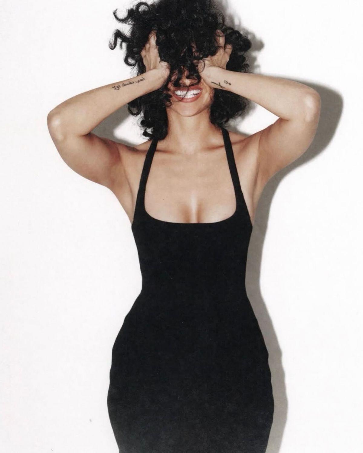 Nazanin Mandi Shares Latest Instagram Photos, December 2025 9