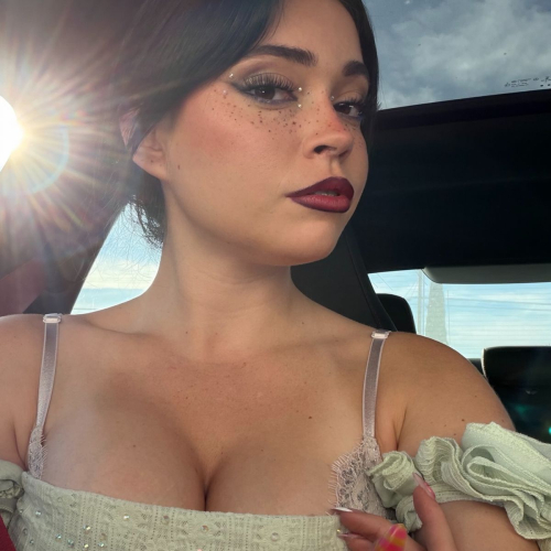 Neriah Fisher Shares Latest Instagram Photos, December 2025 3