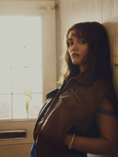Olivia Cooke Featured in Sunday Times Style, December 2025