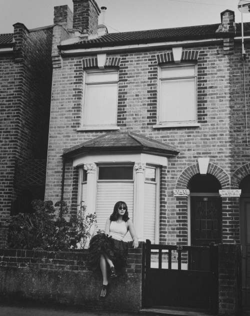 Olivia Cooke Featured in Sunday Times Style, December 2025 3