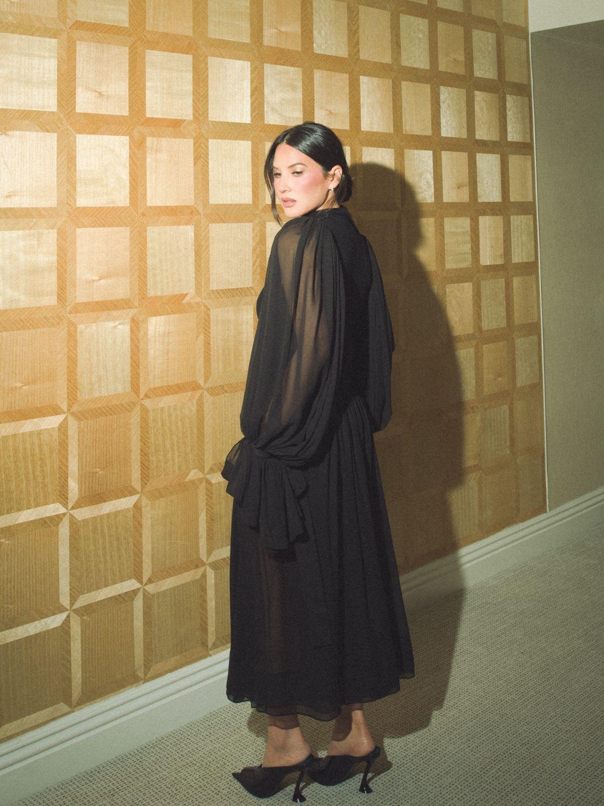 Olivia Munn Posts New Instagram Photos, December 2025 3