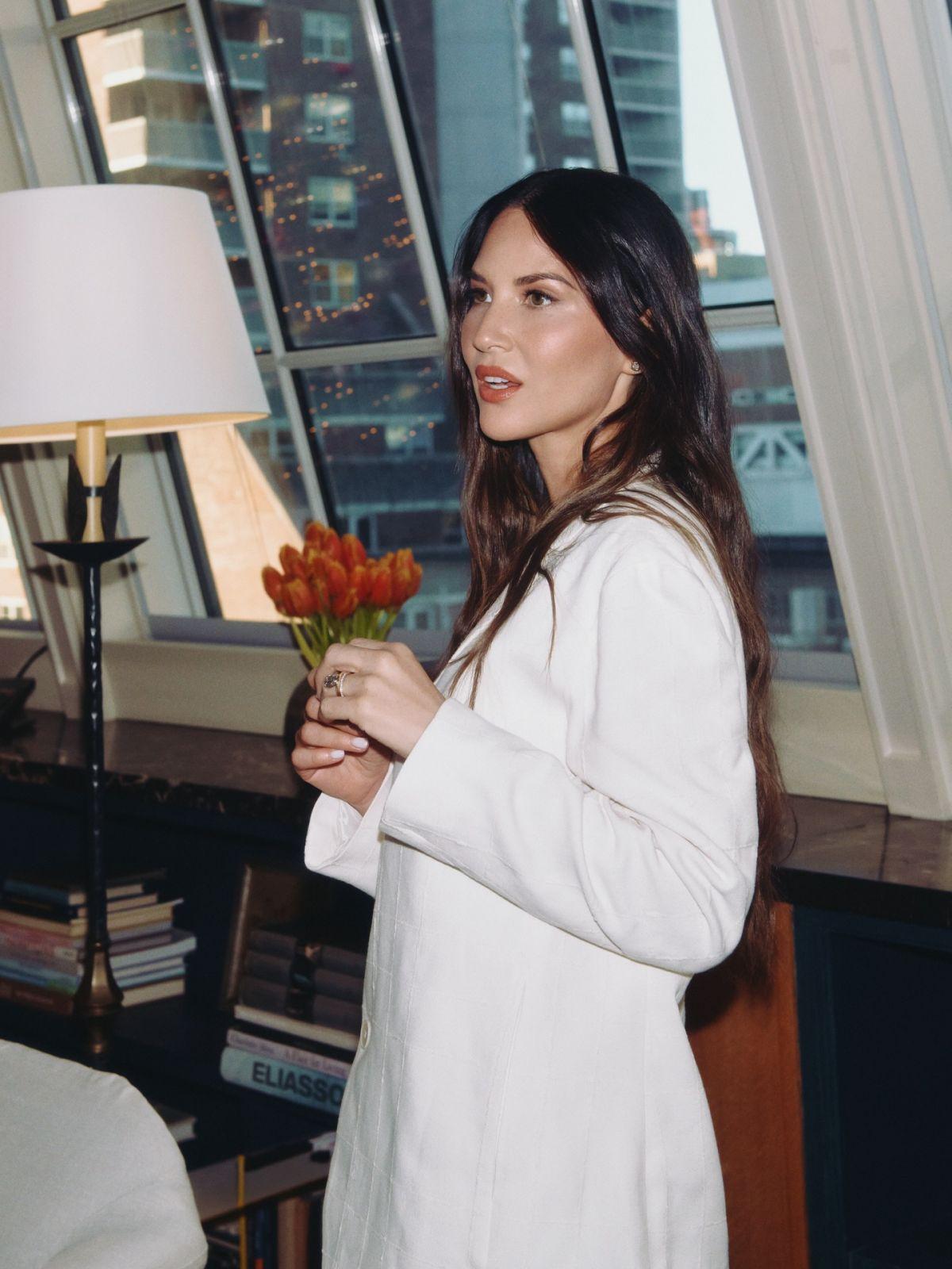 Olivia Munn Shares Instagram Photos and Video, December 2025 7