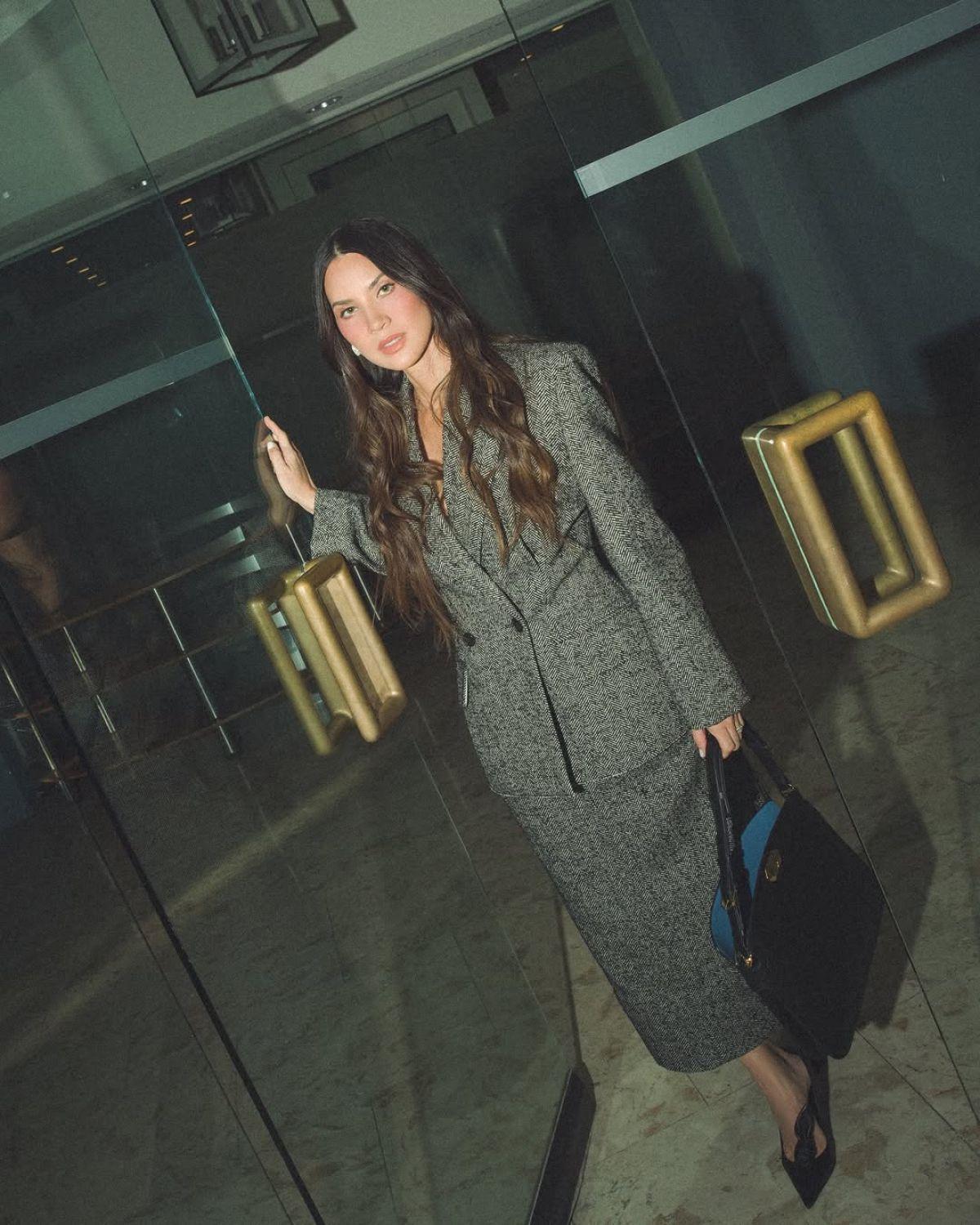 Olivia Munn Shares Latest Instagram Pictures, December 2025 2