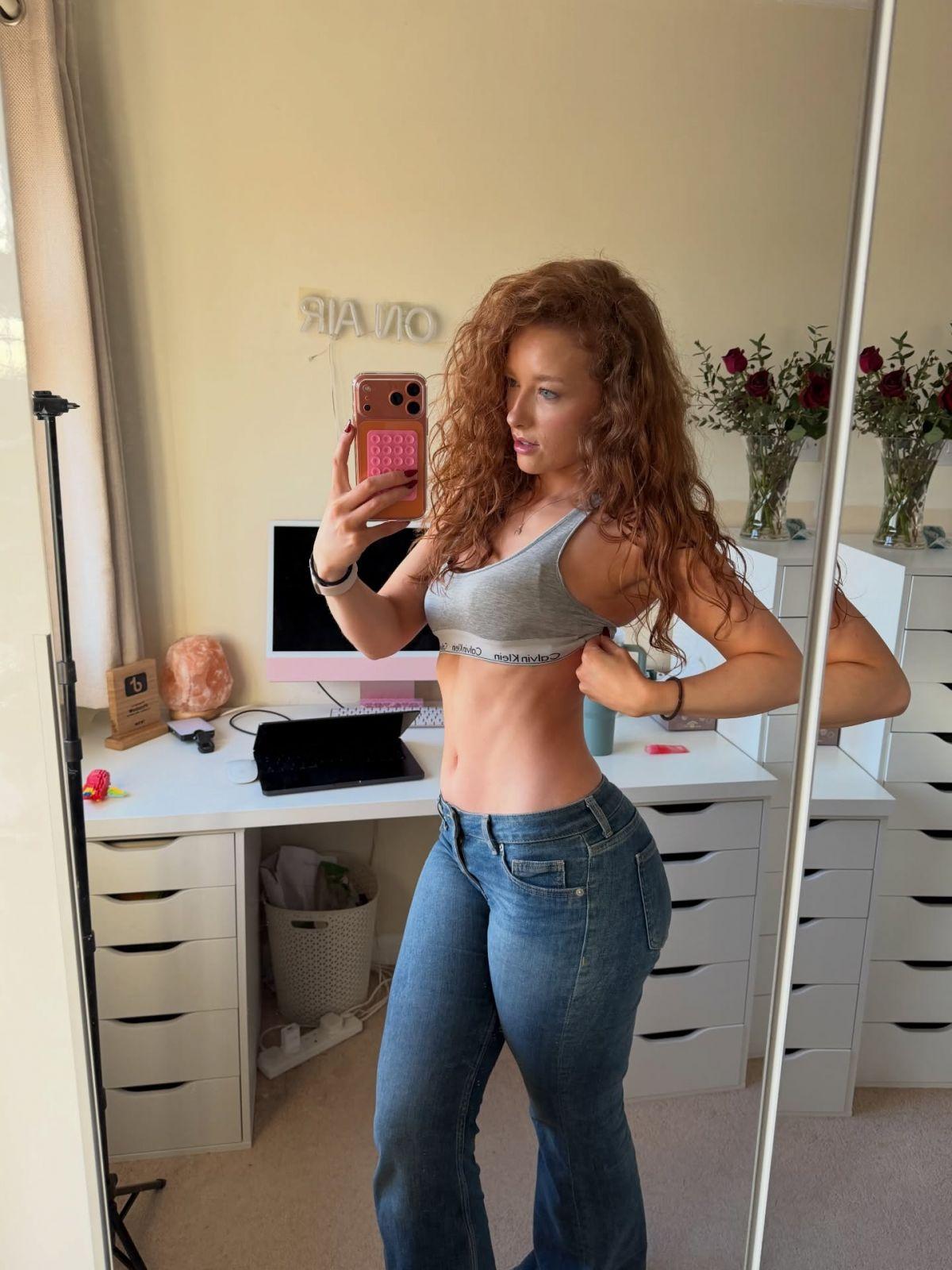 Phoebe Ginger Shares New Instagram Photos, December 2025 3