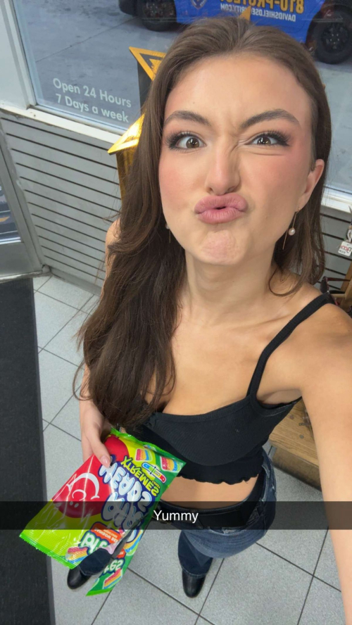 Rachel Pizzolato Posts Instagram Photo Update, December 2025 16