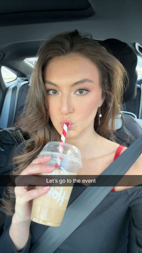 Rachel Pizzolato Shares New Instagram Photos, December 2025 10