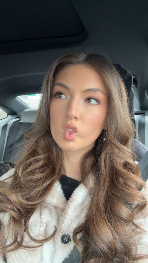 Rachel Pizzolato Shares New Instagram Photos, December 2025 14