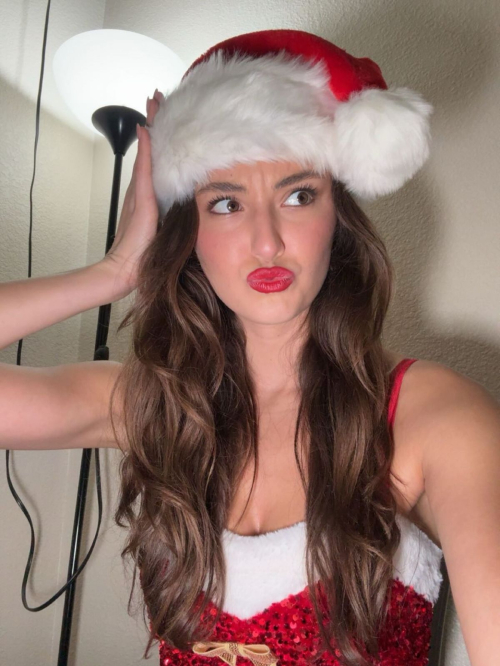 Rachel Pizzolato Shares New Instagram Photos, December 2025 26