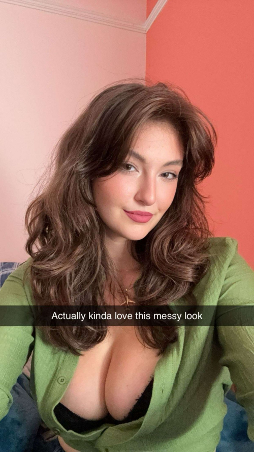 Rachel Pizzolato Shares New Instagram Photos, December 2025 2