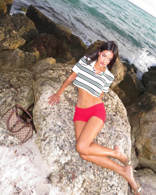 Seerat Saini Instagram Photo Collection, December 2025 2