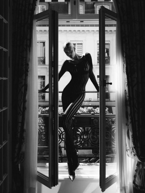 Sophia Luders Shares New Instagram Photos, December 2025 1