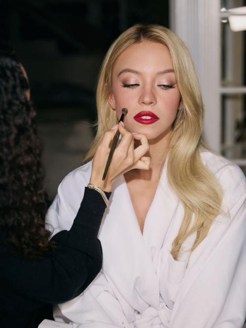 Sydney Sweeney Poses at New Photoshoot, December 2025 5