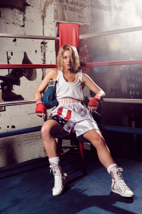 Sydney Sweeney Poses for Sports Illustrated, December 2025 2