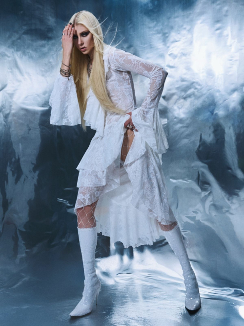 Taylor Momsen Featured in Tmrw Magazine, December 2025 10