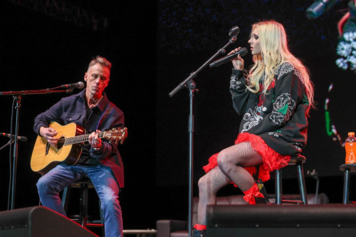 Taylor Momsen Performs at KISW Acoustic Holiday Show, December 2025 1