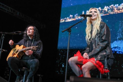 Taylor Momsen Performs at KISW Acoustic Holiday Show, December 2025 2