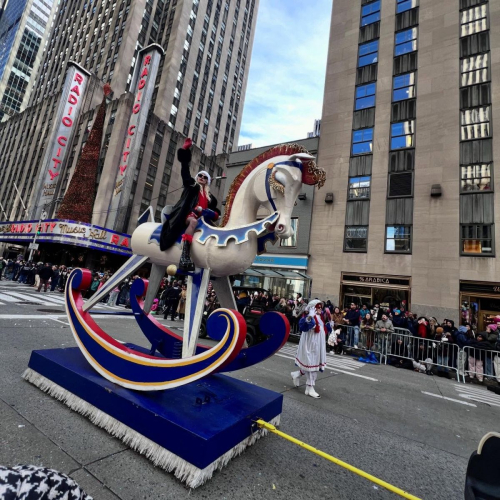 Taylor Momsen Shares Trendy Instagram Photos, December 2025 1