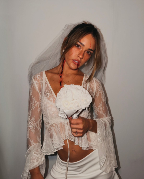 Vale Genta Shares Instagram Photo Moments, November 2025 14