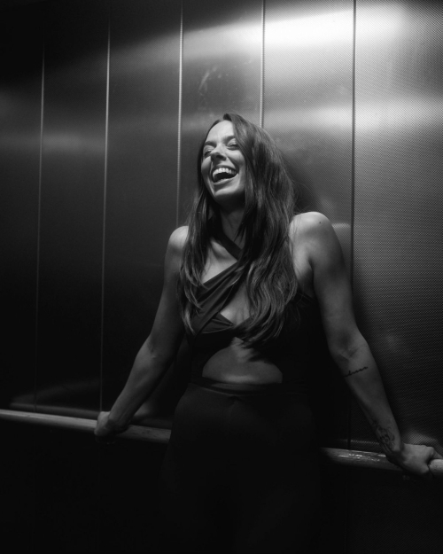 Vanessa Mai Latest Creative Photoshoot, November 2025 11