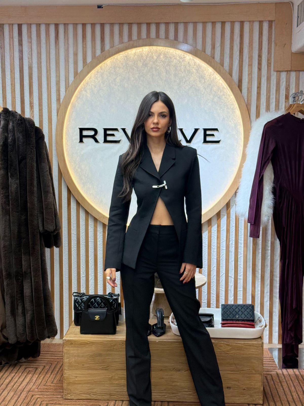 Victoria Justice Shares Fresh Instagram Photos, December 2025 11